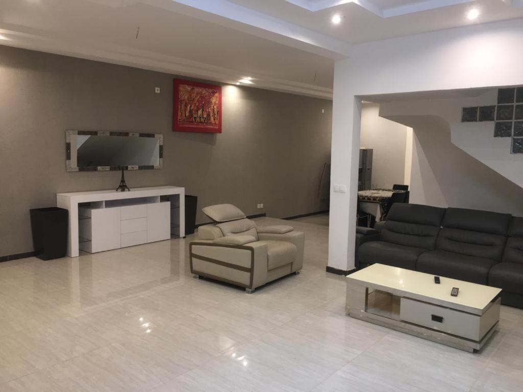 SALY - Villa Kage 6 chambres -Climatisation - Wifi - Eau chaude - Billard - Playstation - Ping pong - Canal Plus Extérieur photo